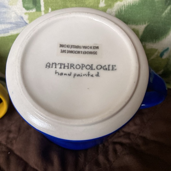ANTHROPOLOGIE “L” & “K” mugs. L is blue and K is yellow. EUC! Add to collection - Picture 5 of 10